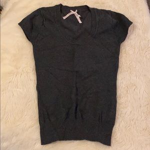 Short sleeve sweater